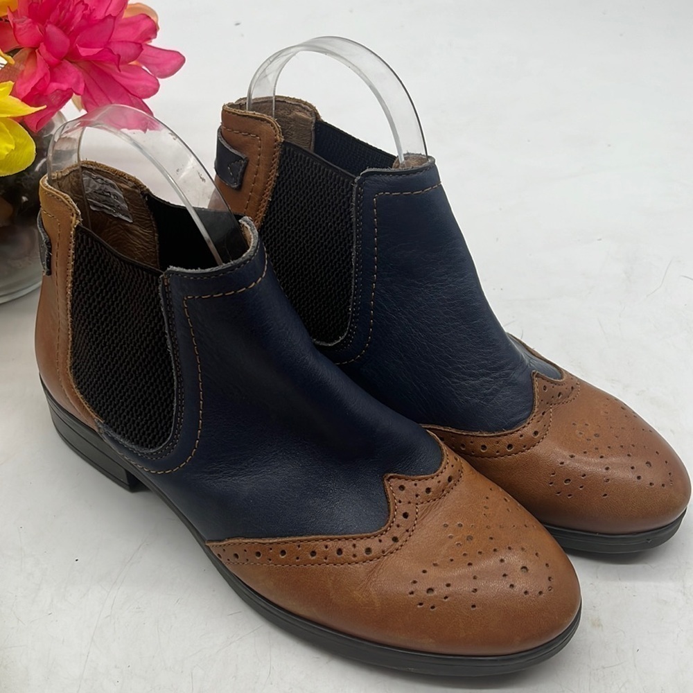 Tan Navy Wing Tip Leather Chelsea Boots EU Size 37 MCA4402F